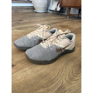 NIKE METCON 8.5 4 xd Metallic Gray Rose Blush Women’s crossfit training Shoe